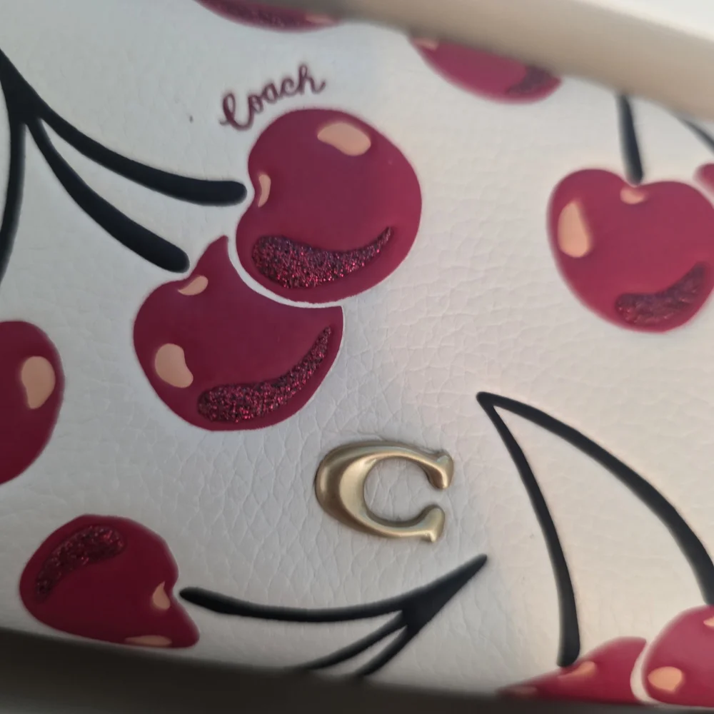 nwt Coach and Four Cherry Print Mini Cosmetic Bag - Wristlet. Not Boxed - Picture 4 of 4